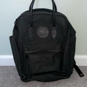FJALLRAVEN KANKEN NO. 2 LAPTOP 15” BLACK BACKPACK